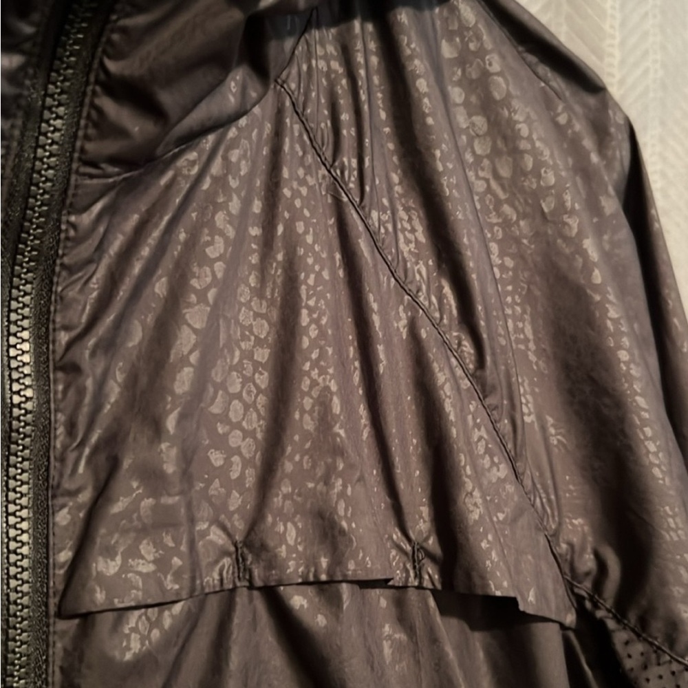 Lululemon Athletica Desert Snake Embossed Miss Misty Jacket II - Picture 3 of 5